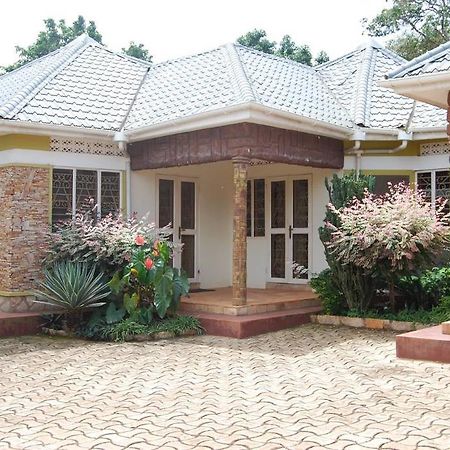 Prestige Resort Cottages Entebbe Ngoại thất bức ảnh