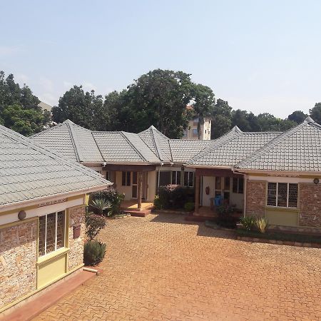 Prestige Resort Cottages Entebbe Ngoại thất bức ảnh